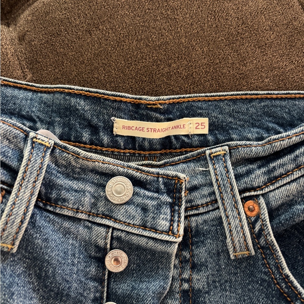 Levi's High Rise Blue Women's Jeans - Picture 8 of 8